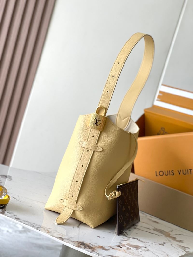 Louis Vuitton Hobo Bags